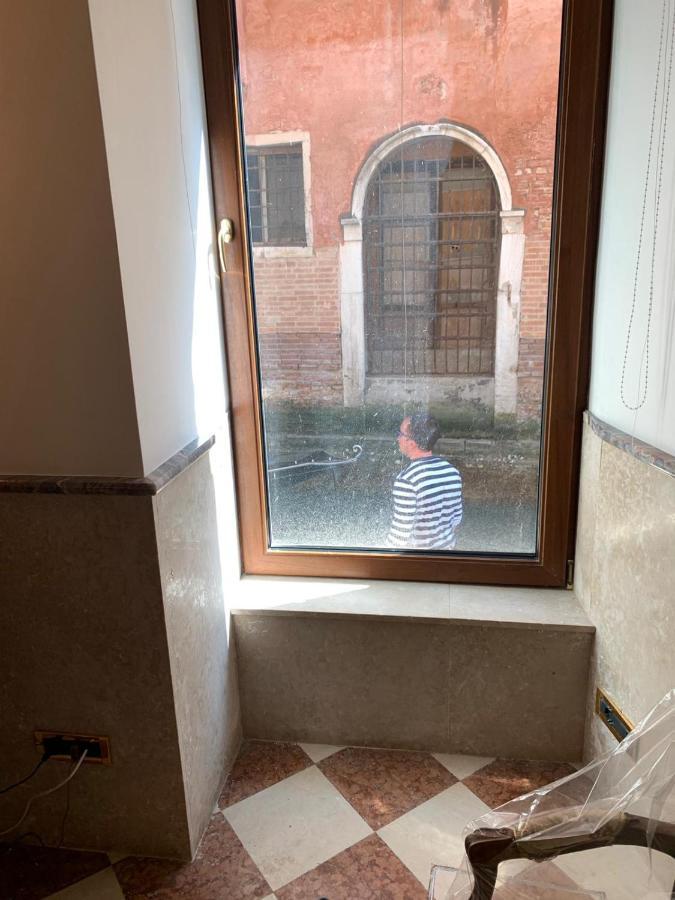 Luxury Apartment In San Marco With Canal View Venezia Esterno foto